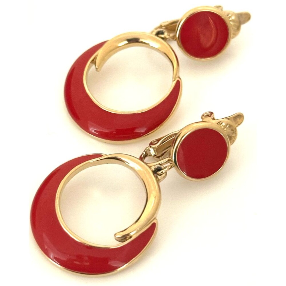 Vintage Trifari Earrings Red Enamel Gold Tone Dangle Clip On Door Knockers